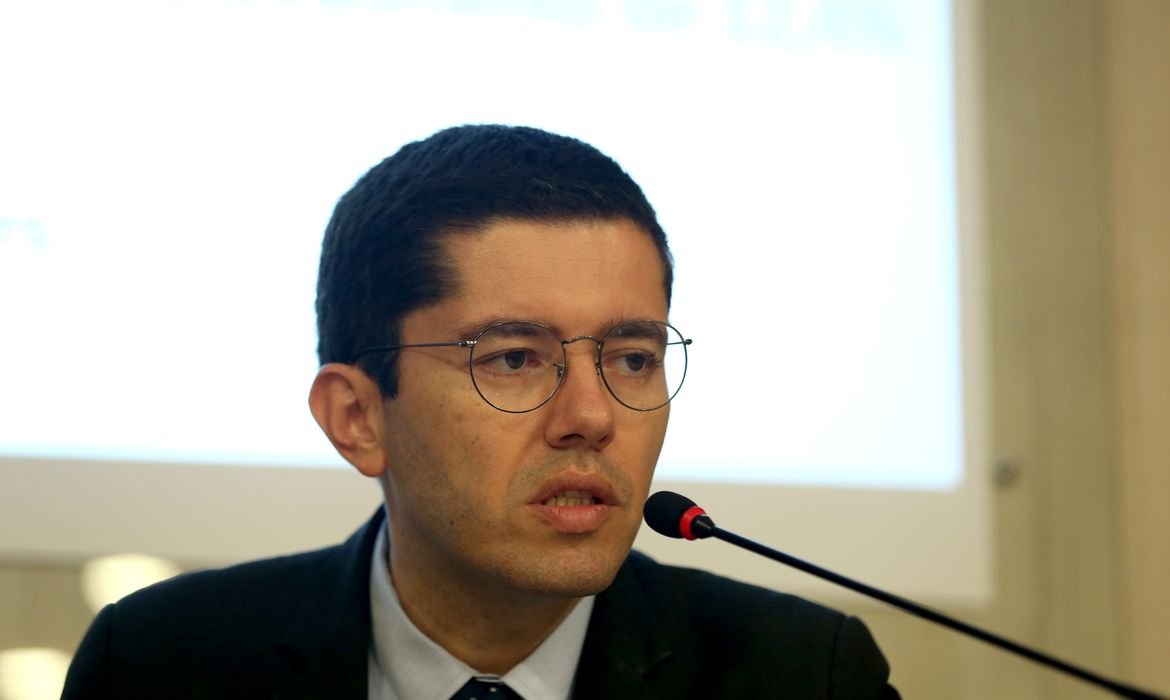 Exportações para Estados Unidos caem 14% em maio