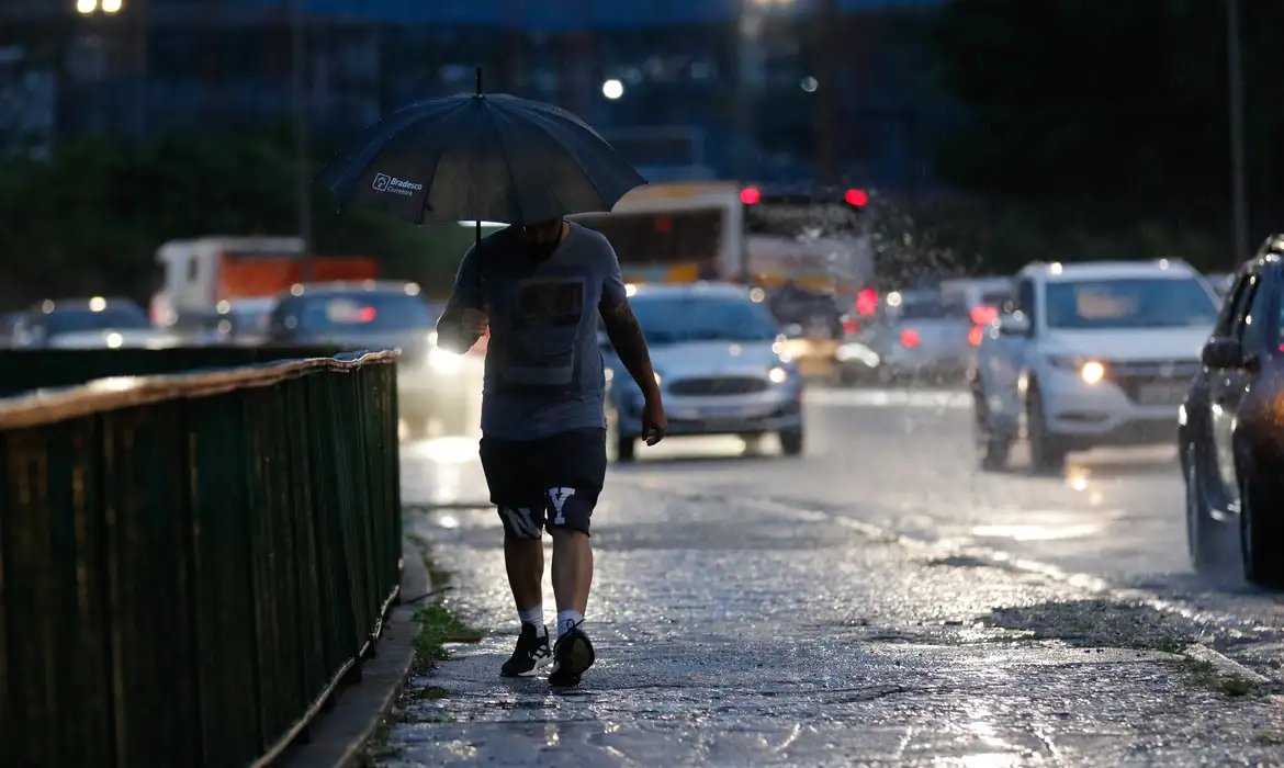 Após fortes chuvas, moradores de Paraibuna e Itirapina podem usar FGTS