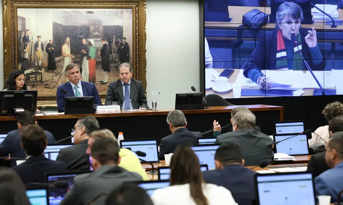 Comissão da Câmara aprova redução da maioridade penal para 16 anos 