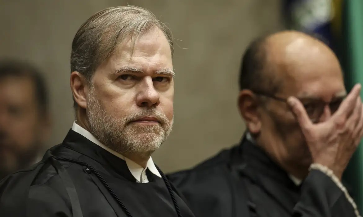Toffoli toma posse no TSE e diz que Justiça não decide eleição
