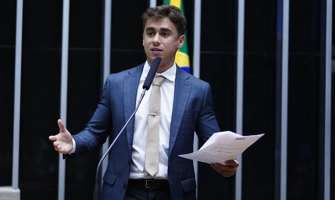 TSE manda Nikolas retirar postagem com desinformação sobre Lula 
