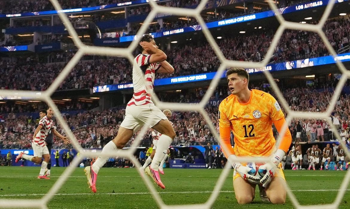 EUA estreia na Copa do Mundo com goleada sobre o Paraguai: 4x1