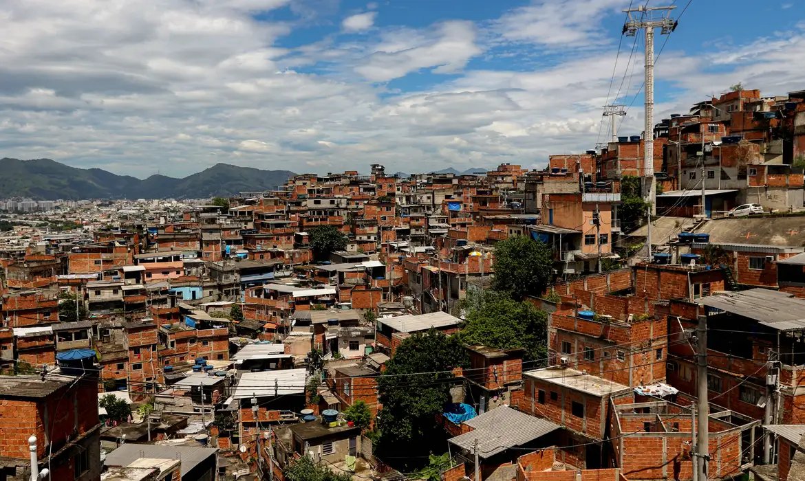 Estudo: Em 17 anos, área com influência de grupos armados cresceu 130%