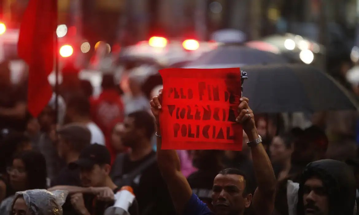 Estado pede desculpa a familiares de vítimas de violência policial