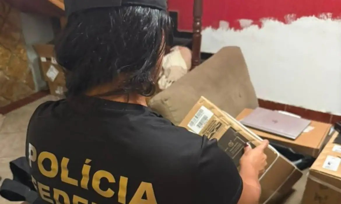 PF mira grupo suspeito de desviar encomendas postais
