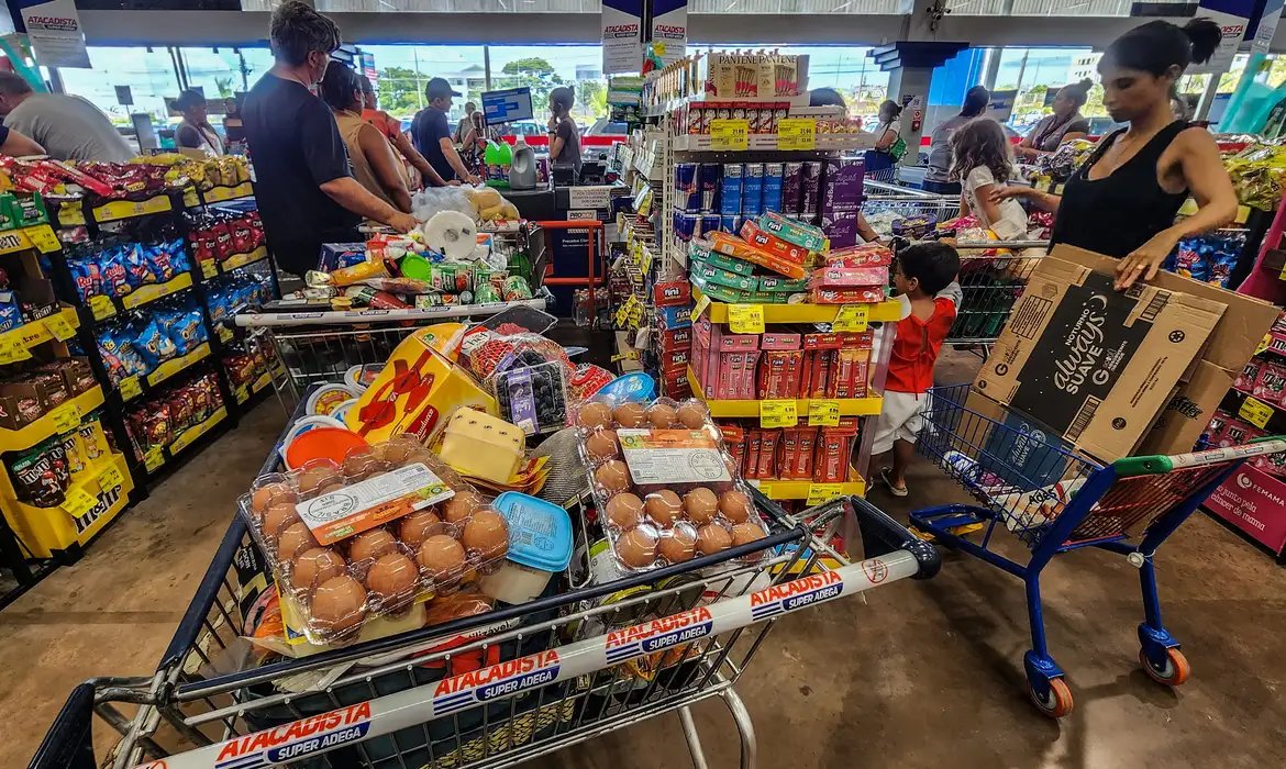 Prévia da inflação perde força pelo 2º mês e fecha junho em 0,41%