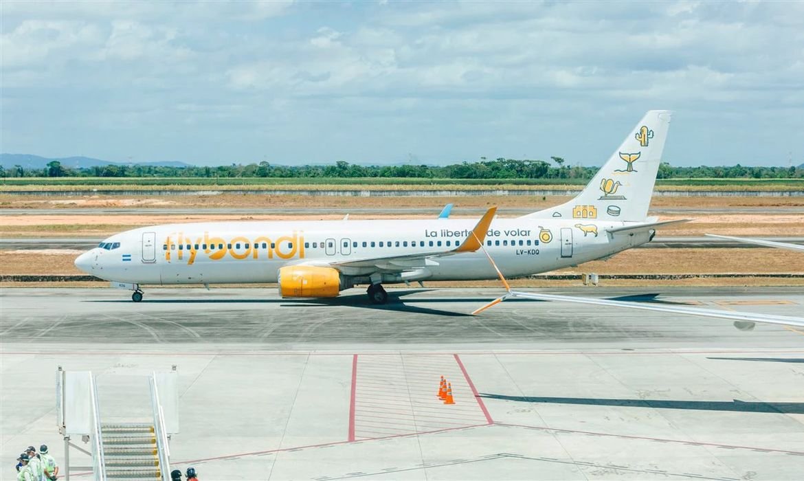 Anac limita a venda de passagens aéreas da Flybondi no Brasil