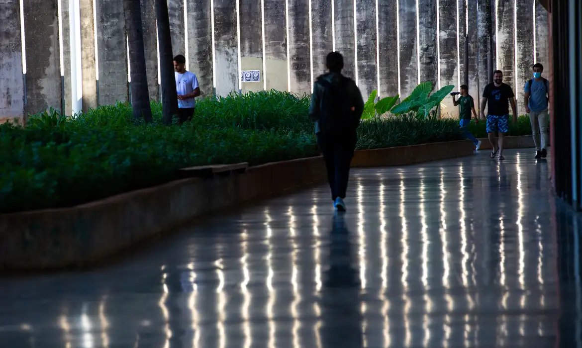 Universidades tem até sábado para pedir implantação de Cuidoteca 