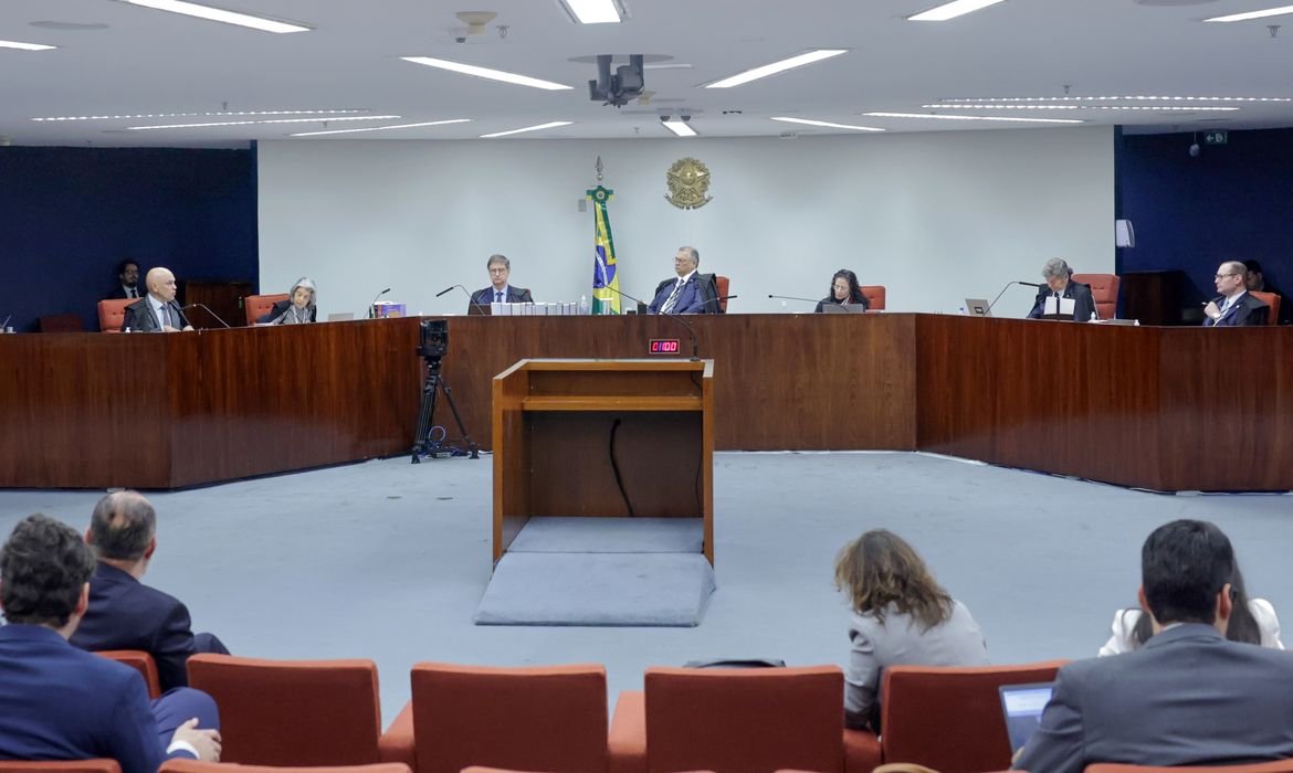 Maioria do STF condena sete réus do Núcleo 4 da trama golpista 