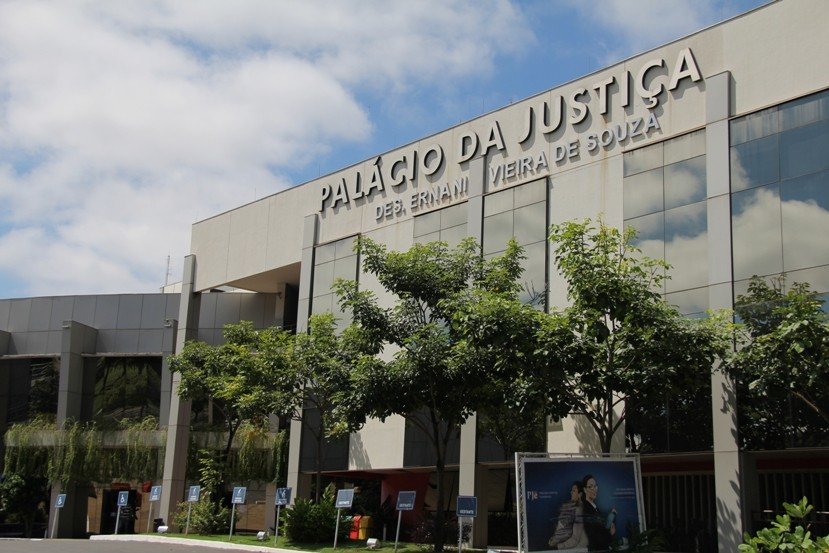 Justiça mantém bloqueio de descontos em empréstimos consignados a servidores de MT