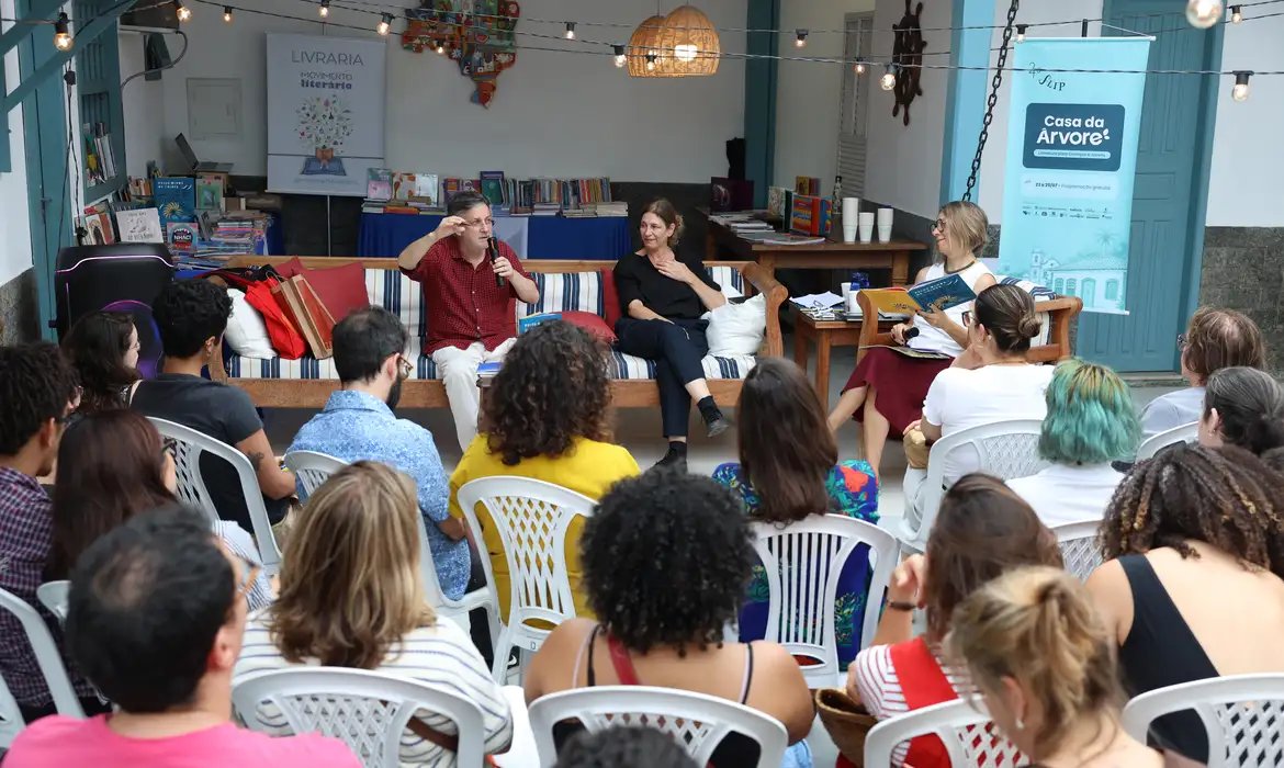 Flip: livro apresenta poesia de Orides Fontela ao público infantil