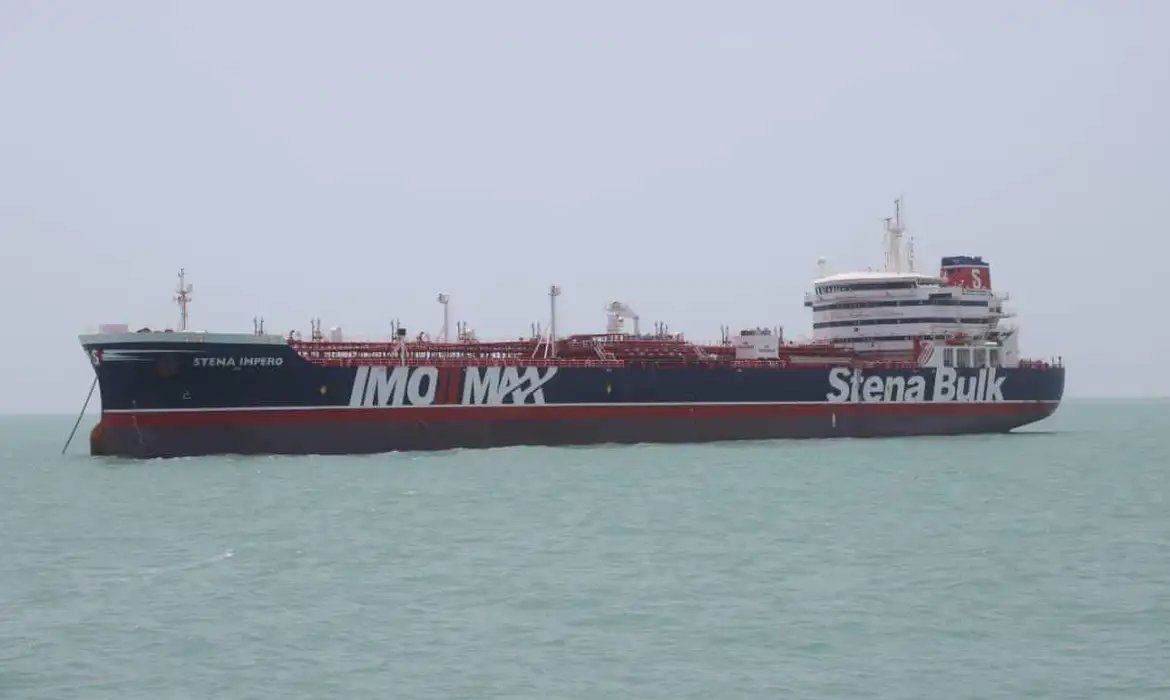 Irã pode fechar Estreito de Ormuz se bloqueio naval dos EUA persistir