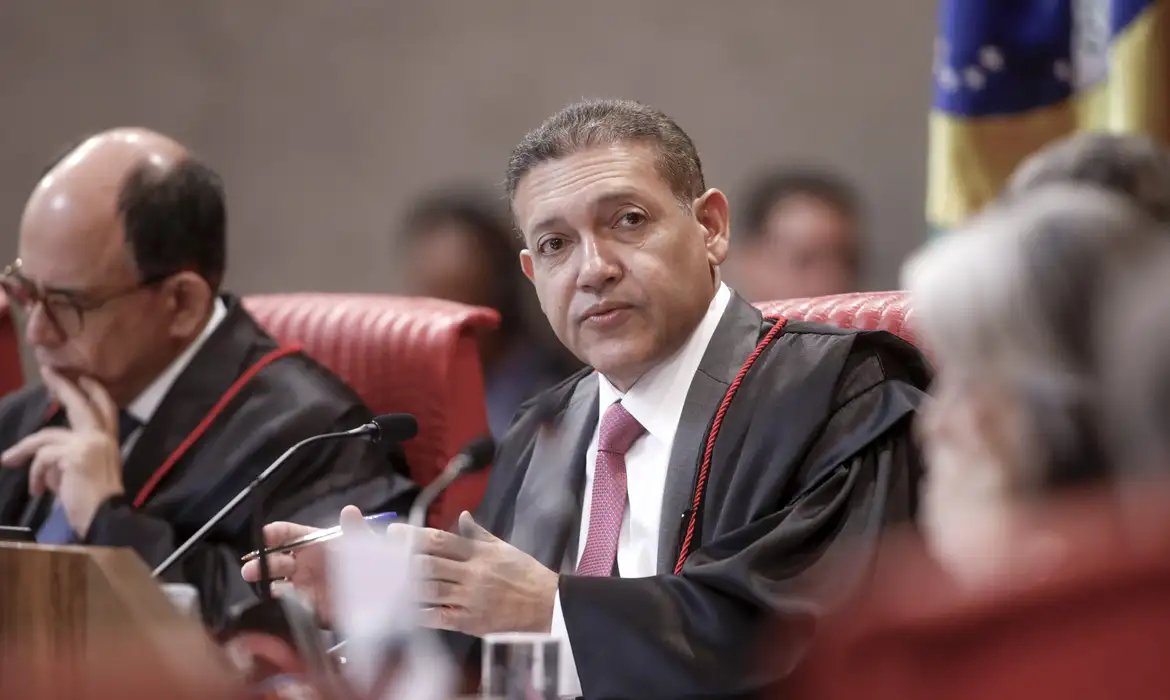 Nunes Marques vai relatar ação de Bolsonaro para anular pena