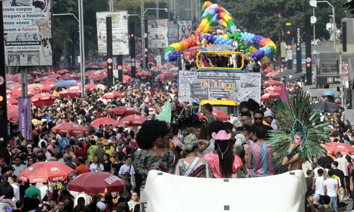 Restringir crianças em eventos LGBTQIA+ é questão de ódio, diz jurista